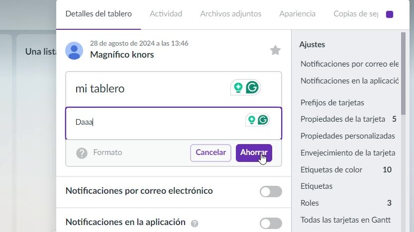 Para añadir una descripción, haz clic en “Añadir descripción” debajo del título del tablero, escribe tu texto y haz clic en “Guardar”.